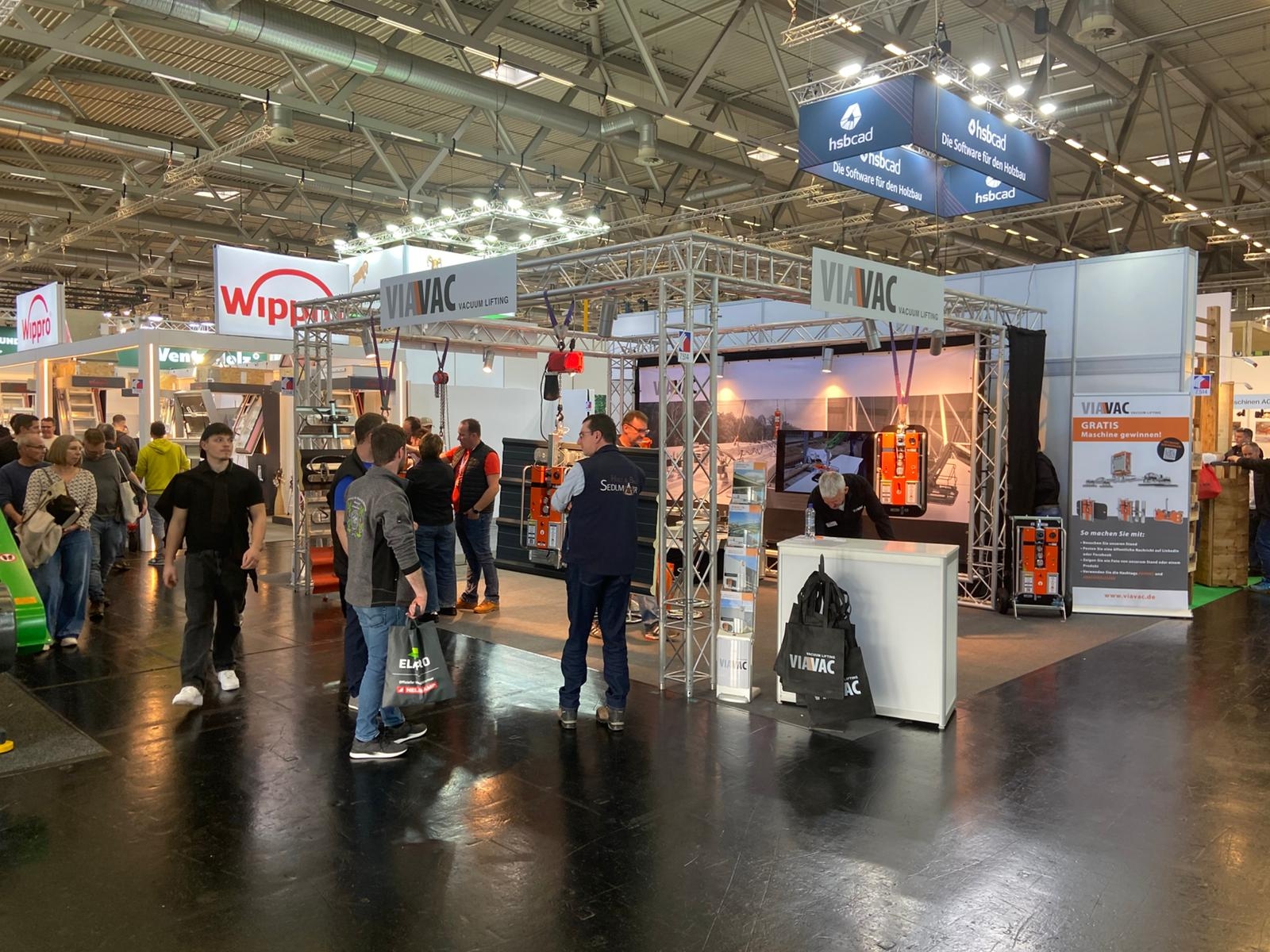 Stand VIAVAC op de vakbeurs Dach+Holz